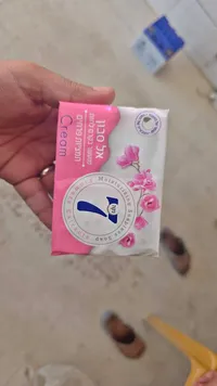 صابون كريمي مرطب بخلاصة الزهور - 7 (Seven)