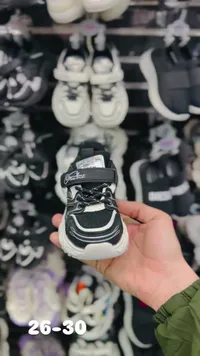 حذاء رياضي أطفال أسود وأبيض