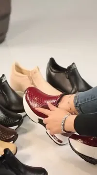 حذاء رياضي نسائي بلمسة جلدية - إل كيه إي (LKE)