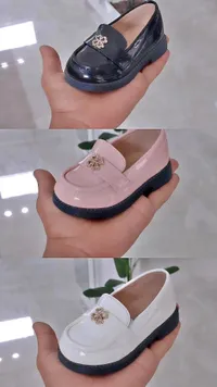 حذاء لوفر بناتي مزين بقلادة (Girl's Loafer)