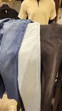 بنطلون جينز كلاسيكي