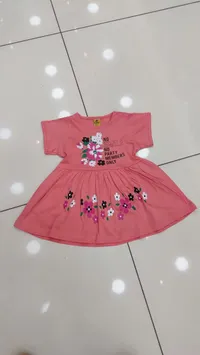 فستان أطفال بطبعة زهور ونص (Smiling)