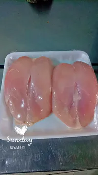 صدور دجاج طازجة