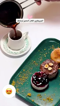 تشكيلة حلويات وعصائر فاخرة