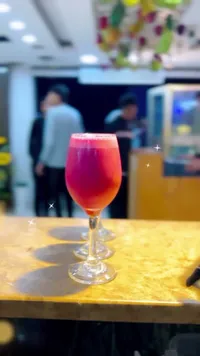 عصير رمان طبيعي طازج
