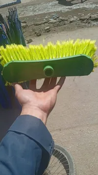 فرشاة تنظيف صلبة - أخضر