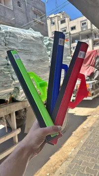 ممسحة زجاج يدوية متعددة الألوان