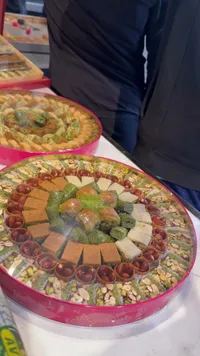تشكيلة حلويات شرقية مشكلة - حلويات القاضي (Al Qadi Sweets)