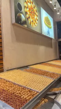 تشكيلة حلويات شرقية فاخرة