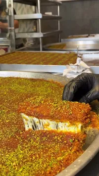 كنافة نابلسية بالجبنة والفستق الحلبي