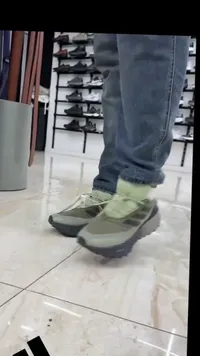 حذاء رياضي - أديداس (Adidas)