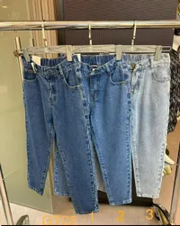 بنطلون جينز كلاسيكي
