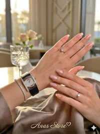 ساعة يد نسائية فاخرة مرصعة بالكريستال (Cartier)
