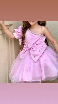 فستان سهرة منفوش مزين باللؤلؤ والفيونكة (Princess Dress)