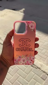 كفر جوال بتصميم شانيل الوردي (Chanel)
