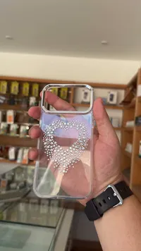 جراب هاتف شفاف مزين بقلب من الكريستال