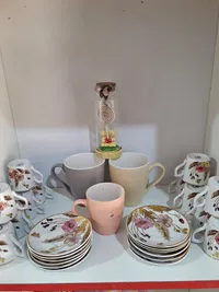 طقم أكواب وأطباق سيراميك مزخرفة