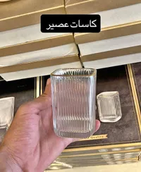 طقم كاسات عصير زجاجية بتصميم مضلع