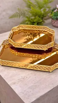 طقم صواني تقديم معدنية ذهبية