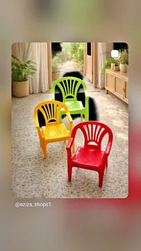 كرسي بلاستيك ملون