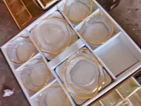 طقم أطباق زجاجية فاخرة بحواف ذهبية