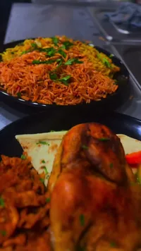 وجبة دجاج مشوي مع أرز مبهر