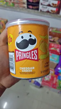 رقائق البطاطس بنكهة جبنة الشيدر - برينجلز (Pringles)
