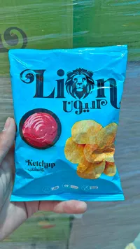 رقائق بطاطس بنكهة الكاتشب - ليون (Lion)