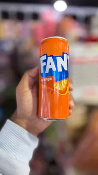 مشروب غازي بنكهة البرتقال - فانتا (Fanta)