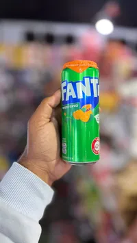 مشروب غازي بنكهة الفواكه الاستوائية - فانتا (Fanta)