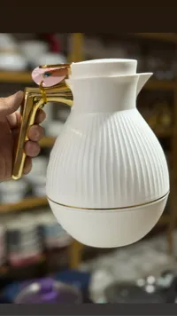 إبريق شاي وقهوة سيراميك فاخر - أبيض وذهبي