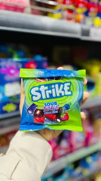 حلوى تويرلز الحامضة بنكهة التوت - سترايك (Strike)
