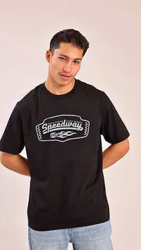 تيشيرت رجالي أسود بطبعة سبيدواي (Speedway)