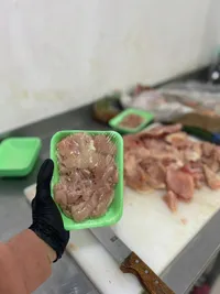 لحم الدجاج المفروم الطازج