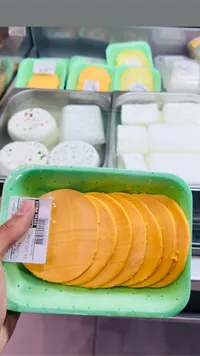 شرائح جبن أمريكي أصفر