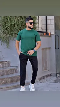 طقم ملابس رجالي كاجوال - تيشيرت أخضر وبنطال أسود