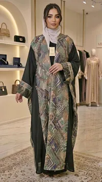 عباية نسائية مطرزة - ميس لوتشي (Miss Lucce)