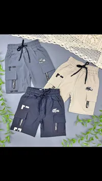 شورت كارجو ولادي بنمط لاكوست (Lacoste)