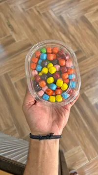 حلوى ملونة