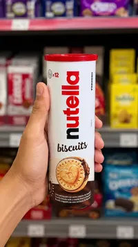 بسكويت محشو بكريمة البندق - نوتيلا (Nutella)