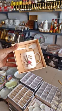 طقم كوب سيراميك مع ملعقة بتصميم باريس