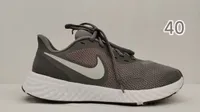 حذاء رياضي شبابي - نايكي ريفوليوشن (Nike)