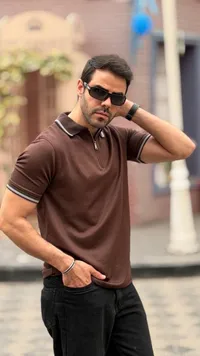 تيشيرت بولو رجالي بسحاب - بني