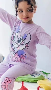 طقم بيجامة أطفال بتصميم ستيتش (Stitch)