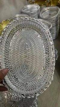 صحن فضي بلاستيكي بتصميم شبكي