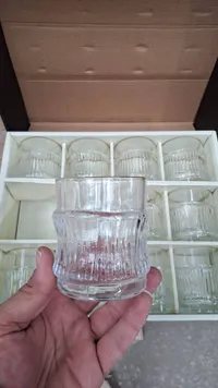 طقم كاسات زجاجية مضلعة