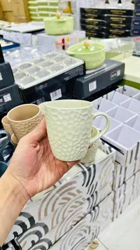 مج سيراميك بنقشة بارزة