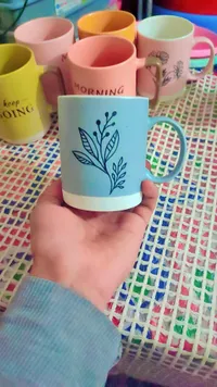 مج سيراميك ملون بتصاميم عصرية