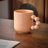 كوب بتصميم كروي (Bubble Mug)