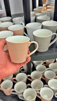 أكواب سيراميك بنقوش هندسية